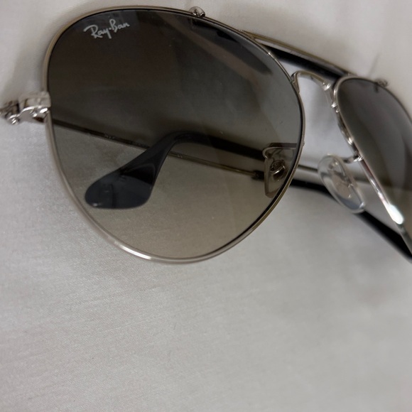 Ray-Ban Outdoorsman II Silver Aviator Sunglasses with Black Case - Picture 6 of 11